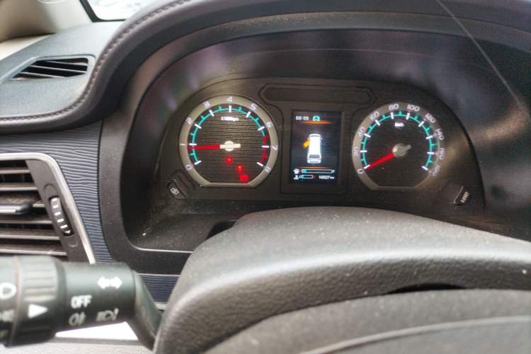 Used FORTHING Lingzhi 2022 Striving Version M5L 1.6L Luxury 7-Seater
