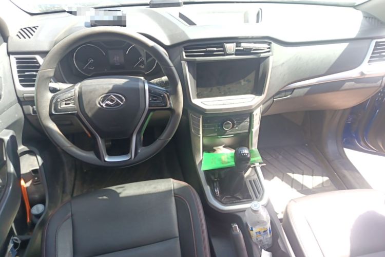 Used SAIC MAXUS T60 2017 2.4L Gasoline Manual Two-Wheel Drive High-Ride Elite Standard Van
