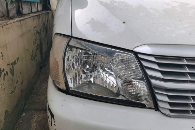 Used Jinbei Express 2020 2.0L Upgraded Version China V Emission Standard 6-Seater V19 Right Front Headlight