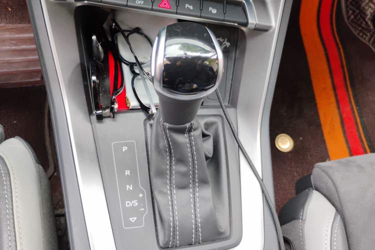 Used Audi Q3 2022 35 TFSI Fashion Dynamic Model Gear Lever