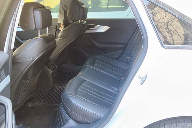 Used Audi A4L 2022 40 TFSI Luxury Dynamic Model