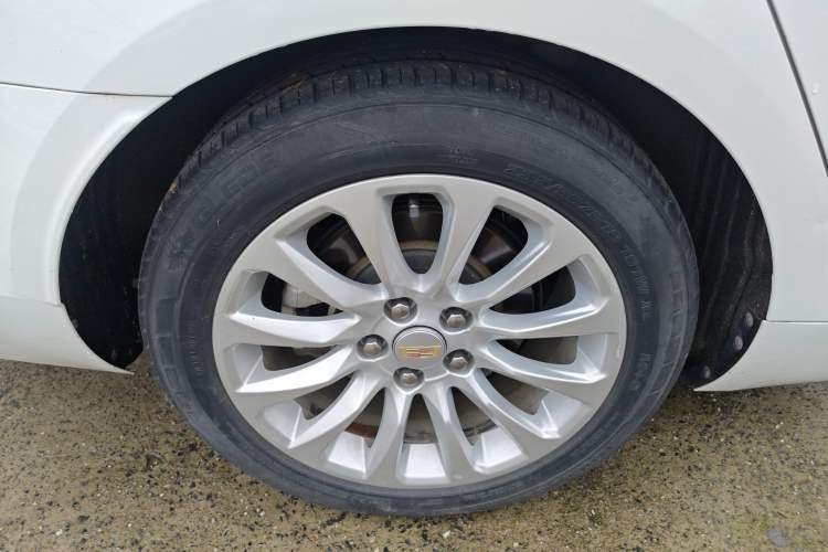 Used Cadillac XTS 2018 28T Elite Edition Right Rear Wheel Hub