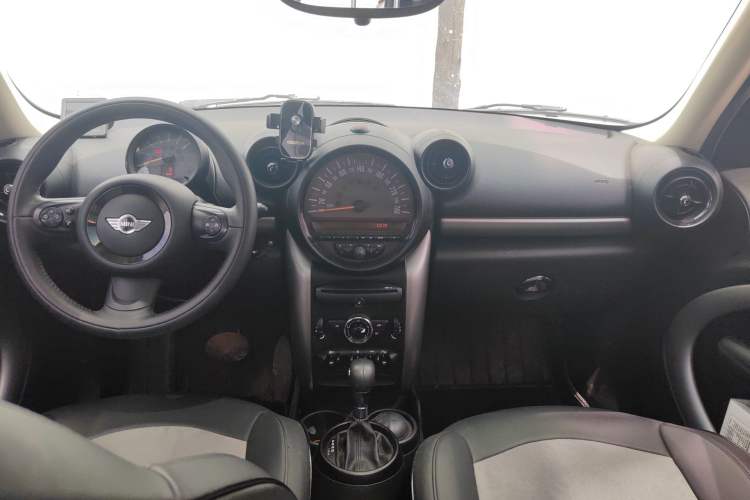 Used MINI Countryman 2014 1.6L COOPER Fun Center Console