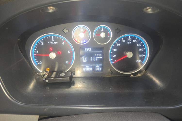 Used Foton Toano 2021 2.0T Manual Tongtu Extended-Wheelbase Mid-Roof 5/6/7-Seater 4F20TC3