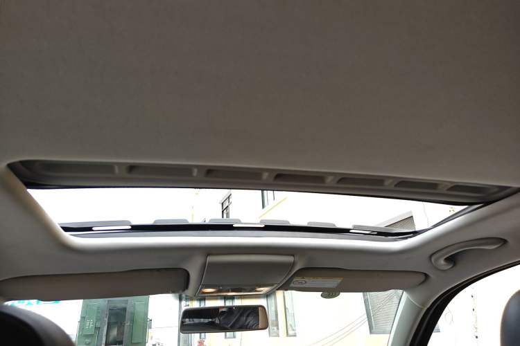 Used Volkswagen Lavida 2015 1.6L Automatic Comfort Edition Headliner