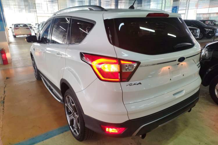 Used Ford Kuga 2018 EcoBoost 180 Two-Wheel-Drive Cognac Special Edition
