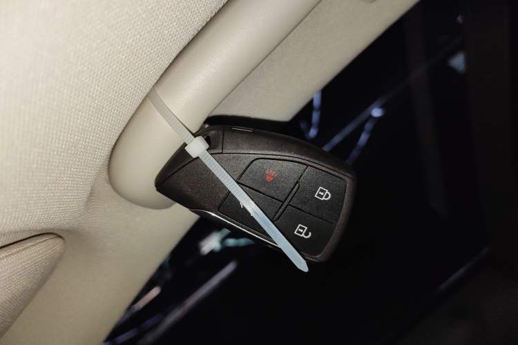 Used Buick Envision 2025 Encore Plus 28T Two-Wheel-Drive Platinum Edition