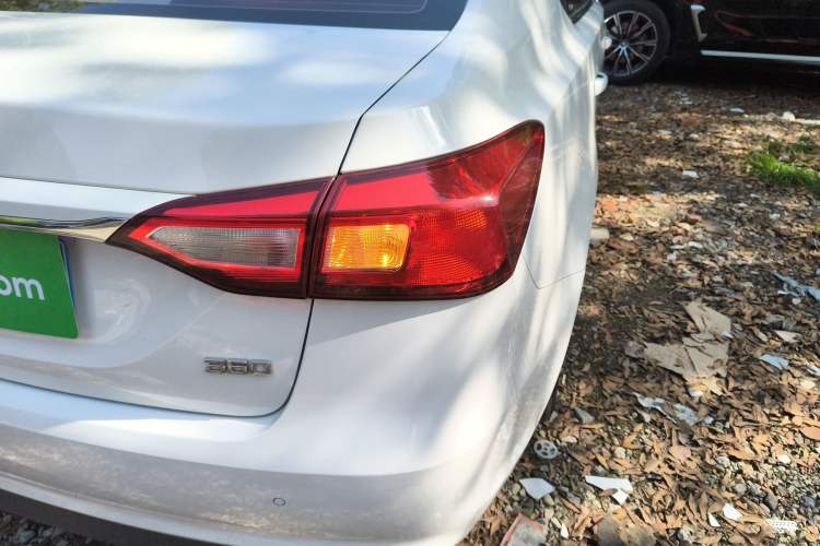 Used Roewe 360 2016 1.5L Automatic Smart Screen Version Exterior 3