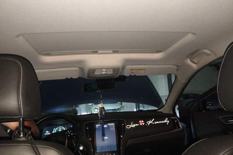 Used Roewe i6 New Energy 2017 45T Hybrid Connective Smart Luxury Edition
