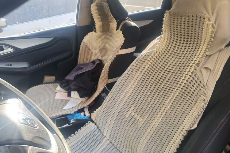 Used Baojun 560 2015 1.8L manual Comfort trim level