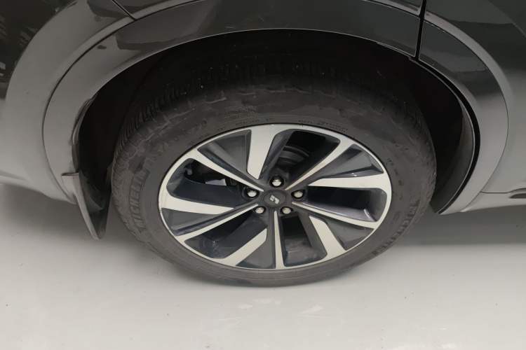 Used Li Auto ONE 2021 Extended-Range 6-Seater Version Right Rear Wheel Hub