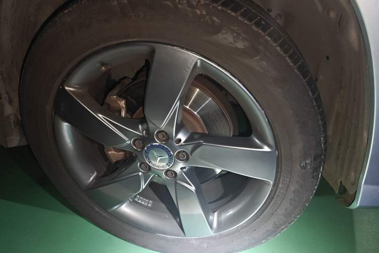 Used Mercedes-Benz GLK-Class 2015 GLK 260 4MATIC Fashion Edition Ultimate Version Right Front Wheel Hub