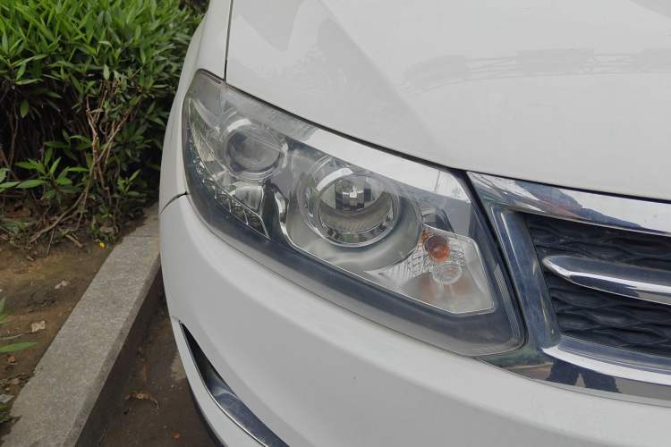 Used Chery Tiggo 5 2014 2.0L CVT Family Deluxe Edition Right Front Headlight