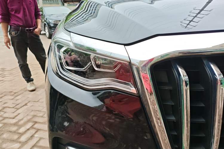 Used Hongqi HS7 2022 3.0T Automatic All-Wheel Drive ZhiLian Flagship Edition Five Seats Right Front Headlight