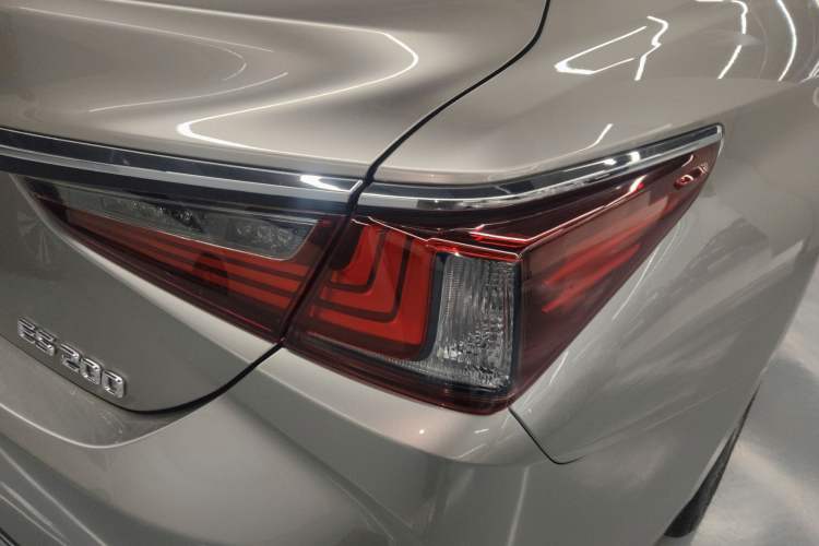 Used Lexus ES 2021 200 Excellence Edition
