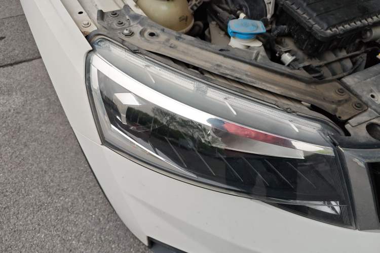 Used Skoda Kamiq 2018 1.5L Automatic Comfort Edition China VI Standard Right Front Headlight