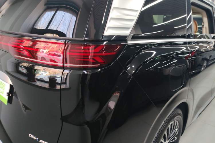 Used Denza D9 2024 DM-i 980 Four-Wheel Drive Prestige Model
