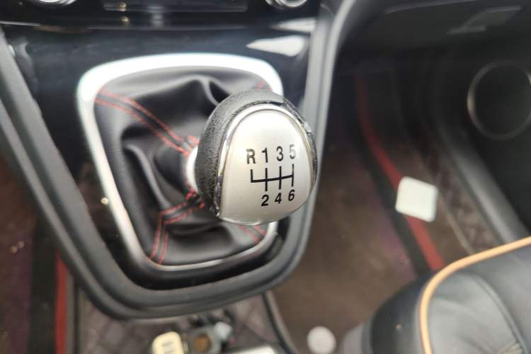 Used Haval H6 2016 Upgraded Model 1.5T Manual Two-Wheel Drive Value Edition