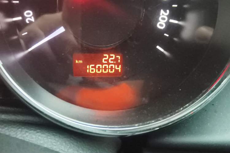 Used Peugeot 3008 2013 2.0L Automatic Trend Edition Odometer Close Up