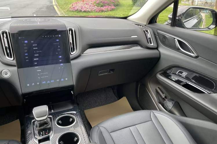 Used Hongqi HS3 2023 2.0T Two-Wheel Drive Available Version
