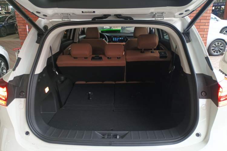 Used Oshan X7 PLUS 2023 Enjoy Edition 1.5T Automatic Pilot Model 7 Seats