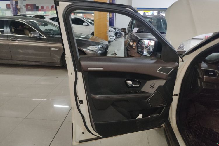 Used Land X7 2015 2.0T Panoramic Prestige Edition