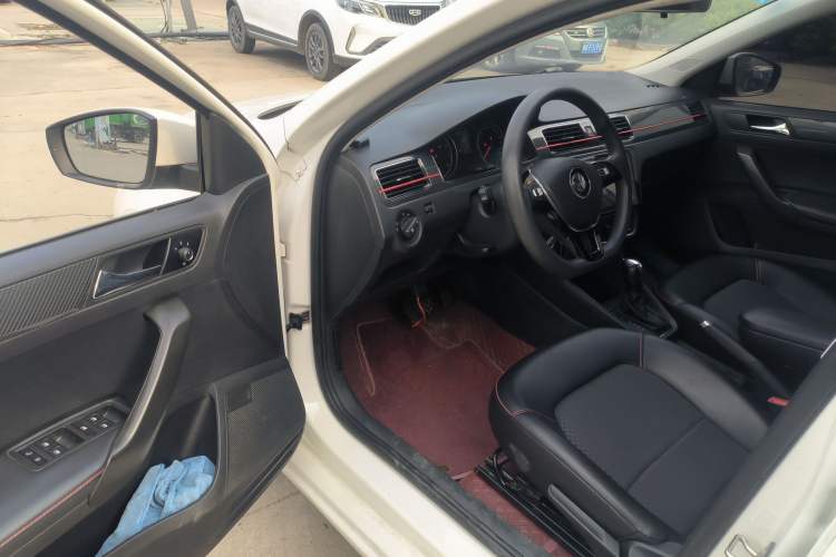 Used Volkswagen Santana 2017 Haval H9 1.6L Automatic Comfort Edition Driver Seat