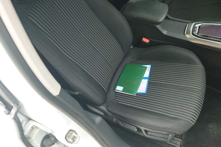 Used Peugeot 408 2015 1.2T Automatic Luxury Edition Right Front Seat