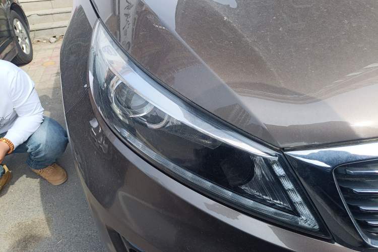 Used Kia Sportage R 2015 2.0L Automatic Two-Wheel Drive DLX Model Right Front Headlight