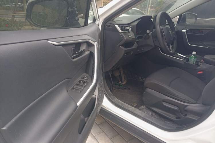 Used Toyota RAV4 2023 2.0L CVT Two-Wheel Drive Urban Edition
