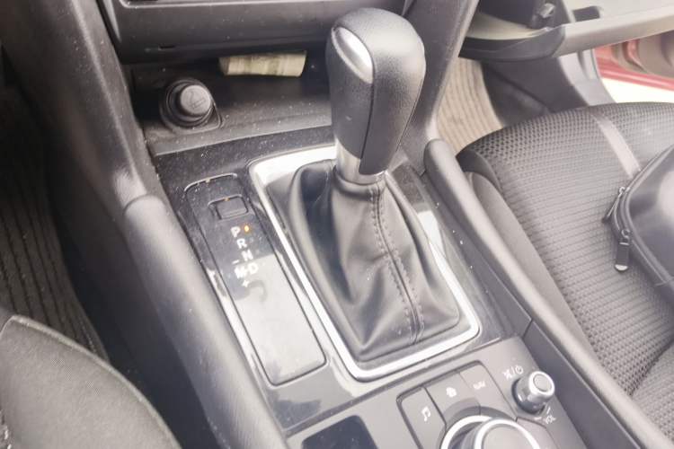 Used Mazda 3 Axela 2017 Sedan 1.5L Automatic Luxury Model China VI Standard