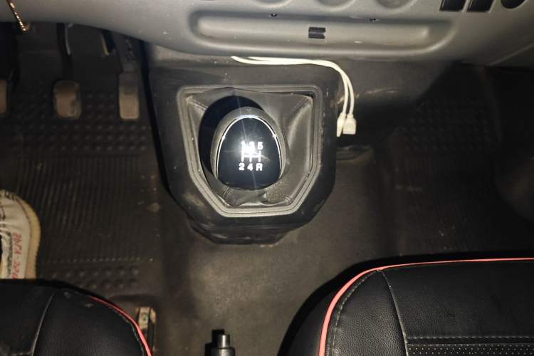 Used JMC Transit 2019 2.8T Commercial Version Short Wheelbase Mid-Roof 6-Seater China VI JX493