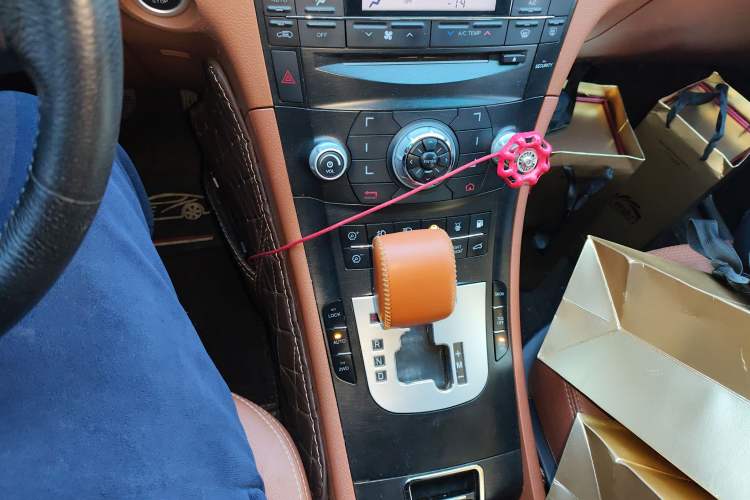 Used Luxgen Great 7 SUV 2012 Limited-Edition Sharp Edition 2.2T Four-Wheel-Drive Flagship Model Gear Lever