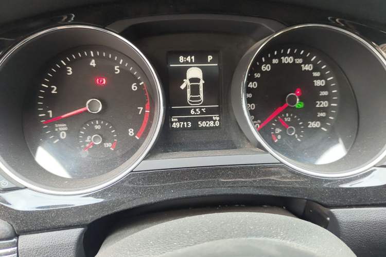 Used Volkswagen Sagitar 2018 280TSI DSG Comfort Model Odometer Close Up