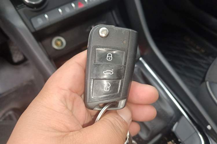 Used Skoda Karoq 2020 TSI280 Luxury Smart Edition China VI Standard Vehicle Key