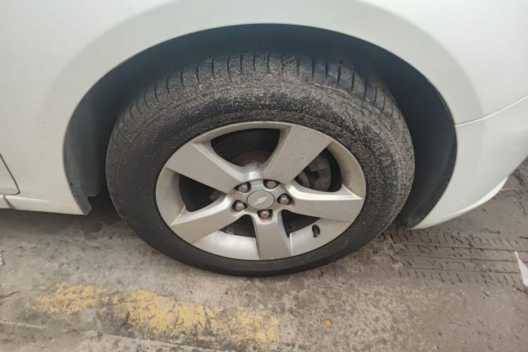 Used Chevrolet Cruze 2012 1.8L SE AT Right Front Wheel Hub