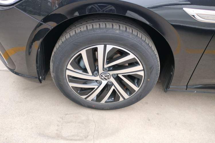 Used Volkswagen Lavida 2023 280TSI DSG Starry Sky Deluxe Edition Left Front Wheel Hub