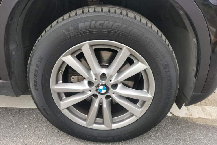 Used BMW X5  Right Front Wheel Hub