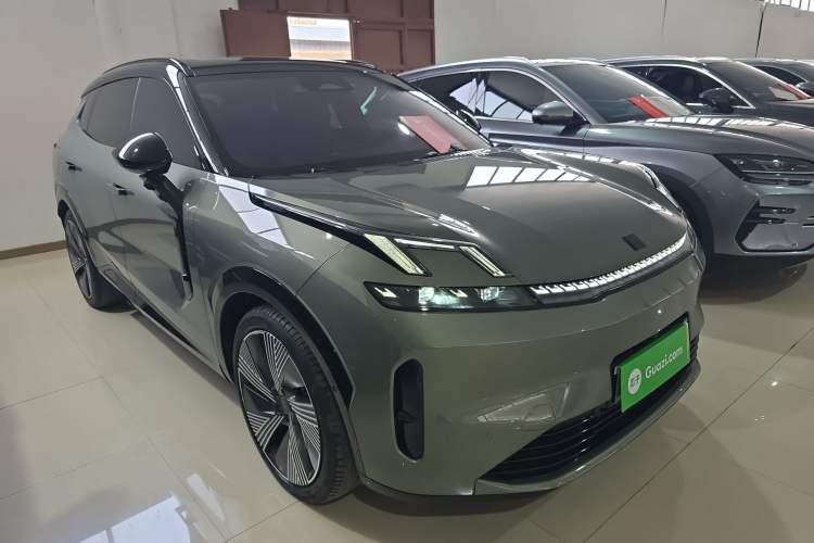 Used Lynk & Co 08 EM-P 2023 220 km Limited-Time Edition Front Right 45 Deg