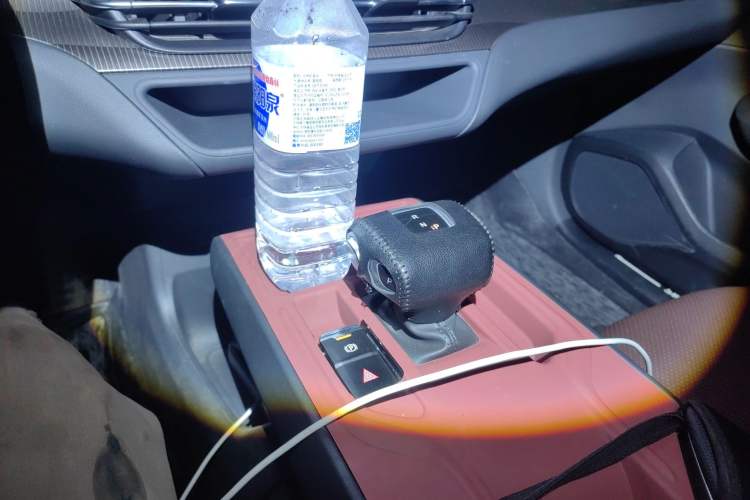 Used Hongqi E-QM5 2024 450km Range Commuter Version
