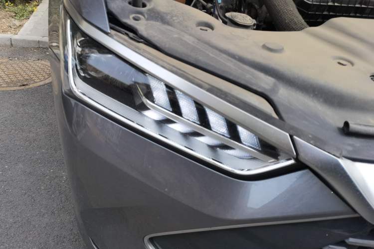 Used BYD Qin PLUS 2024 HONOR Edition DM-i 55KM Leading Model Right Front Headlight