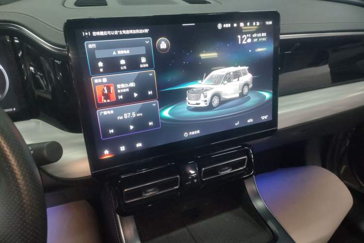 Used GAC Trumpchi GS8 2022 Linghang Series 2.0 TGDI Two-Wheel Drive Luxury Smart Connectivity Version (6 Seats) Audio And AC Panel