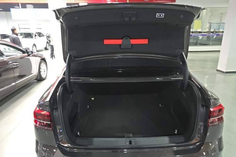 Used Volkswagen Phideon 2018 Revised Version 380TSI Two-Wheel Drive Business Edition