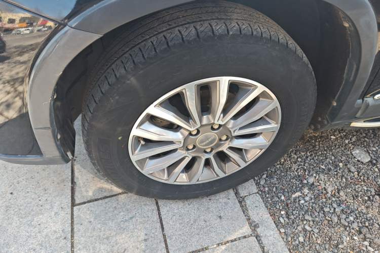 Used Haval H6 2015 Sport Edition 1.5T Automatic Two-Wheel Drive Luxury Model Left Front Wheel Hub