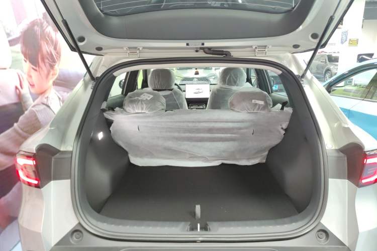 Used CHANGAN NEVO Q05 2026 Model 405Max
