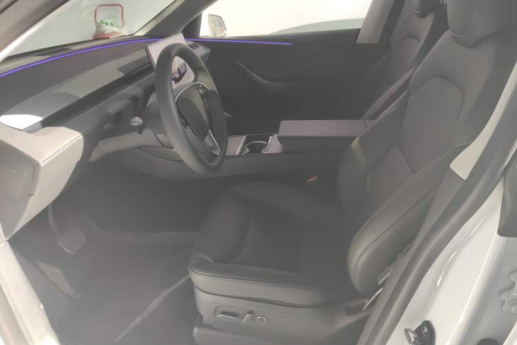 Used Tesla Model Y 2025 Rear-Wheel-Drive Version