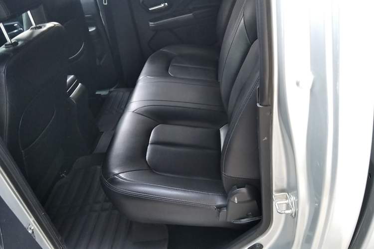 Used Great Wall Wingle 5 2017 2.0T European Version Diesel Two-Wheel Drive Advanced Large Double-Cab GW4D20E