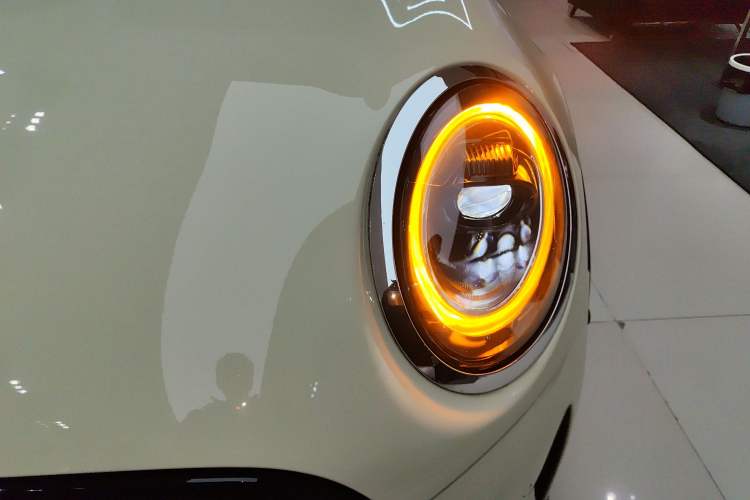 Used MINI MINI 2022 1.5T COOPER Artist
