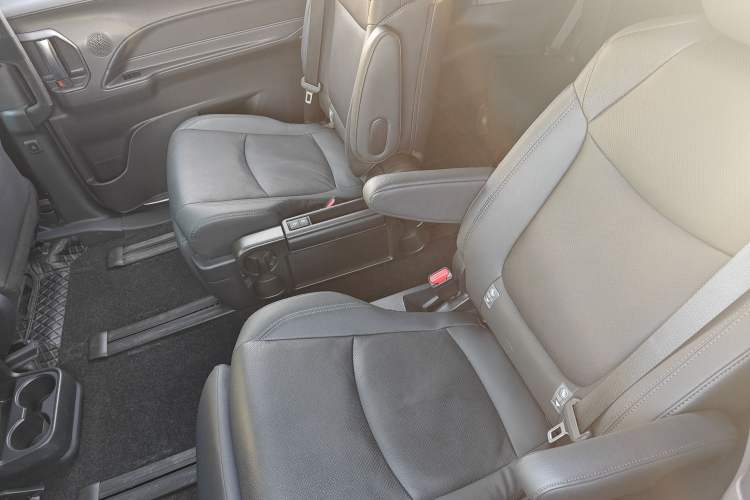 Used Toyota Sienna 2021 2.5L Hybrid Ultimate Edition