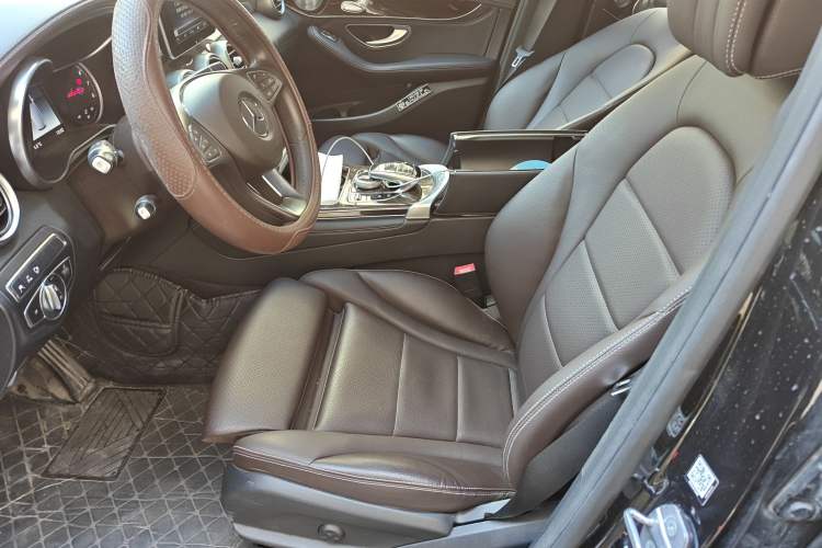 Used Mercedes-Benz GLC 2018 GLC 260 4MATIC Luxury Model
